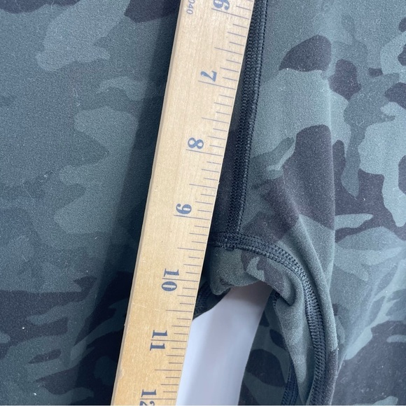 Lululemon Align High-Rise Crop leggings 21", Size 4 green camo - Picture 6 of 8